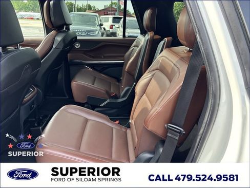 Used 2025 Lincoln Navigator Reserve AWD/4WD image 18