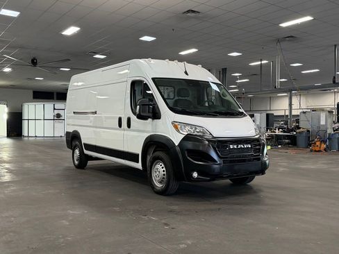Used 2025 RAM ProMaster 2500 w/ Convenience Group FWD image 4
