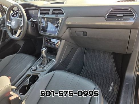 Used 2023 Volkswagen Tiguan SE AWD/4WD image 17