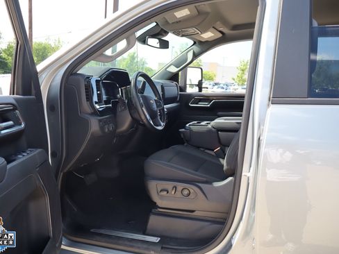 Used 2025 Chevrolet Silverado 3500 LT w/ Safety Package AWD/4WD image 24