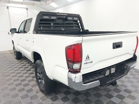 Used 2023 Toyota Tacoma SR5 AWD/4WD image 4