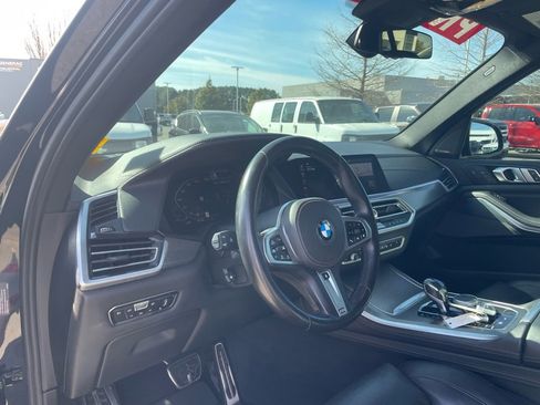 Used 2020 BMW X5 M50i w/ Executive Package image 10