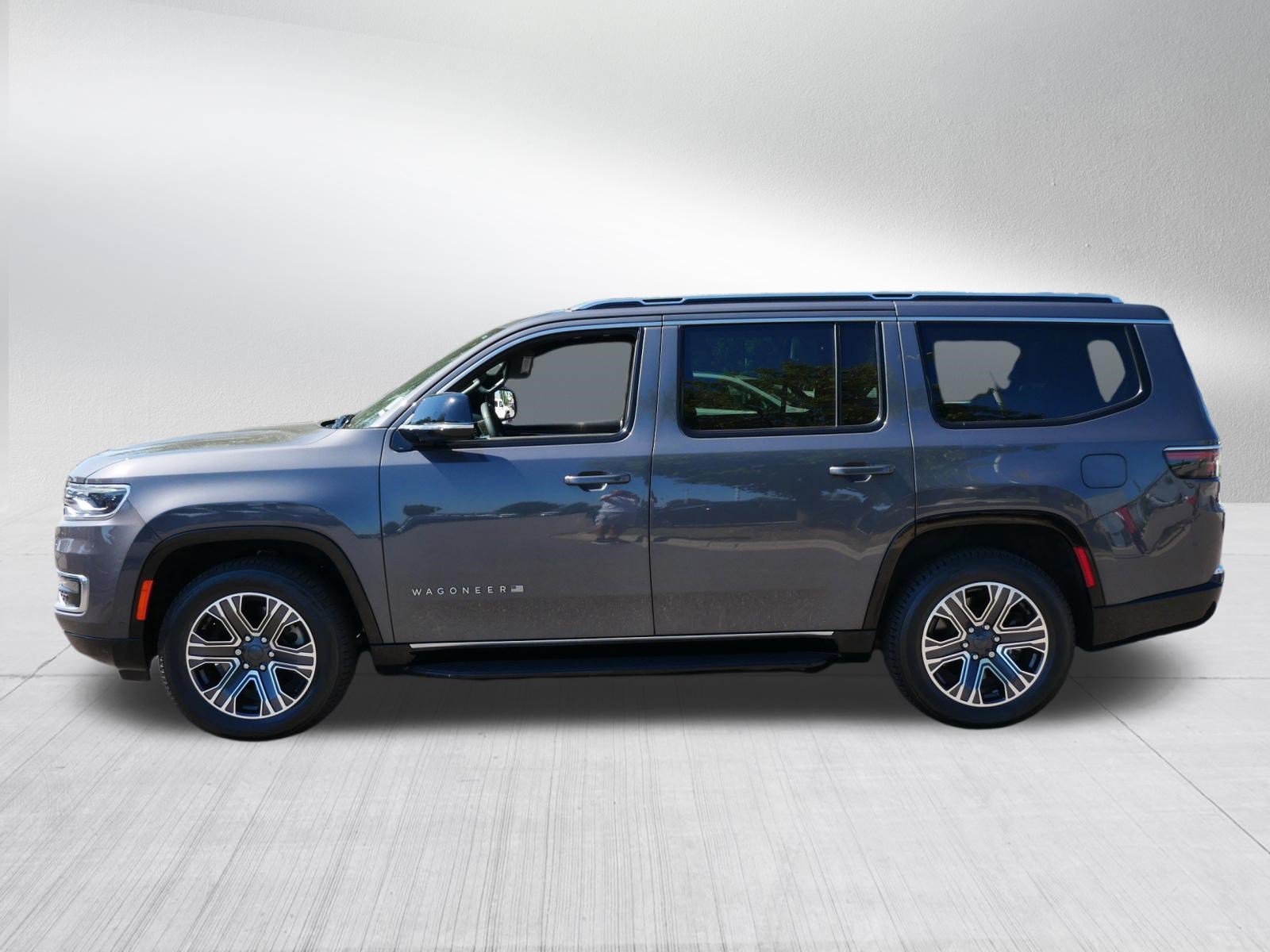 Used 2023 Jeep Wagoneer 4WD w/ Premium Group I image 4