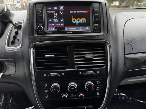 Used 2017 Dodge Grand Caravan SE w/ Power Window Group image 20