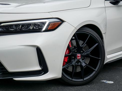 Used 2023 Honda Civic Type R image 3