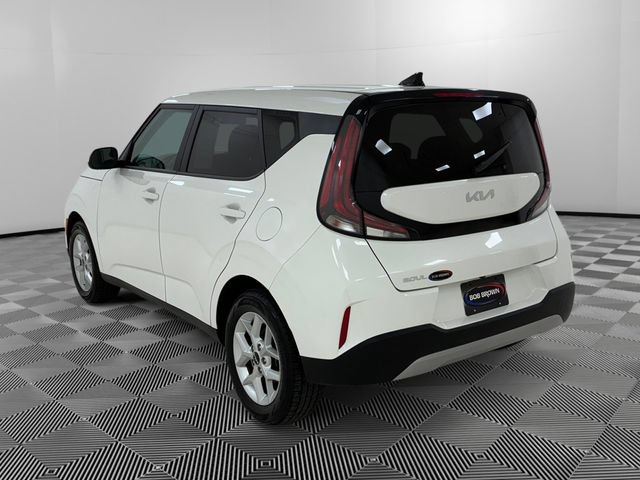 Used 2024 Kia Soul LX w/ Option Group 015 FWD image 3