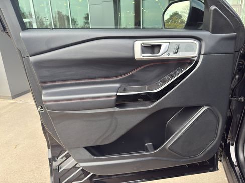 Used 2023 Ford Explorer ST-Line w/ Class IV Trailer Tow Package image 13