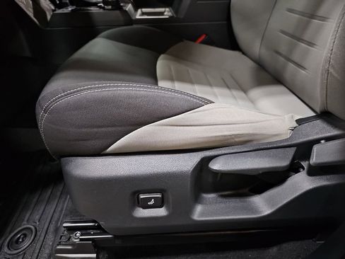 Used 2024 Toyota Tacoma TRD Off-Road image 17