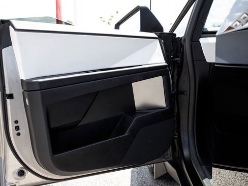 Used 2024 Tesla Cybertruck AWD Crew Cab image 23