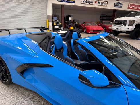 Used 2023 Chevrolet Corvette Stingray Premium Conv w/ Z51 Performance Package RWD image 17