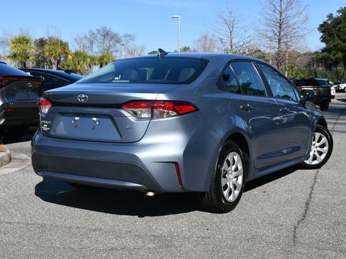 Used 2020 Toyota Corolla LE image 4
