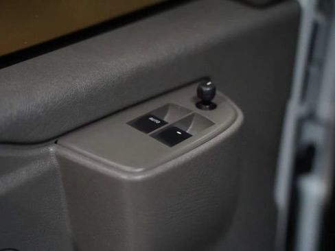 Used 2020 Chevrolet Express 2500 Extended RWD image 9