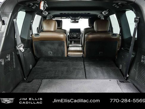 Used 2022 Nissan Armada Platinum w/ Captain's Chairs Package RWD image 35