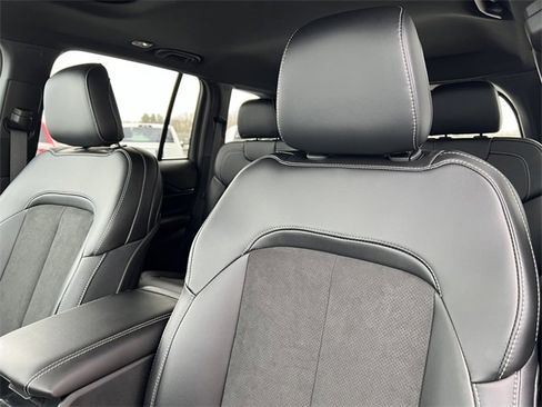 New 2025 Jeep Grand Cherokee Altitude image 11