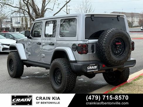 Used 2018 Jeep Wrangler Unlimited Sahara w/ Quick Order Package 24M Moab AWD/4WD image 4