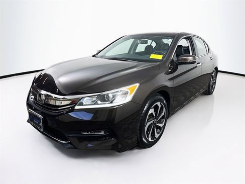 Used 2017 Honda Accord EX-L image 3