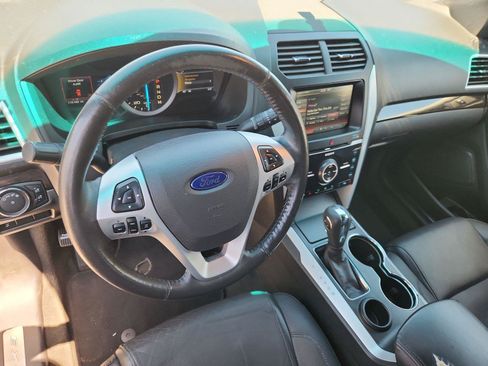 Used 2014 Ford Explorer Limited w/ Equipment Group 301A FWD image 10
