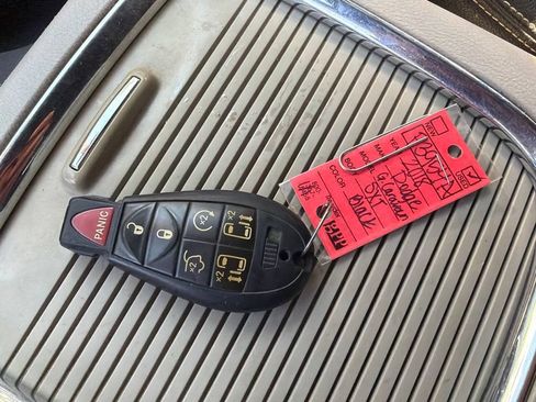 Used 2018 Dodge Grand Caravan SXT FWD image 23