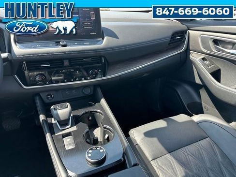 Used 2024 Nissan Rogue Platinum w/ Platinum Premium Package AWD/4WD image 19