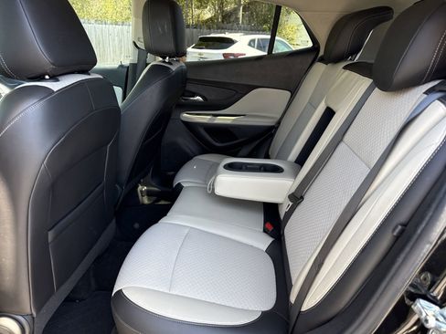 Used 2022 Buick Encore Preferred w/ Safety Package FWD image 10