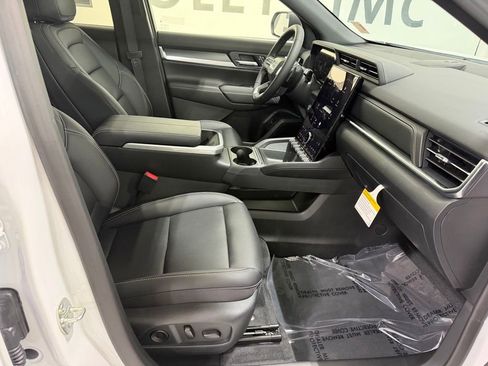 New 2026 GMC Terrain Elevation w/ Elevation Premium Package FWD image 28