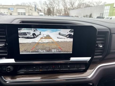 Used 2025 Chevrolet Silverado 1500 LT image 24