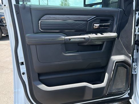 Certified 2026 RAM 3500 Limited AWD/4WD image 9