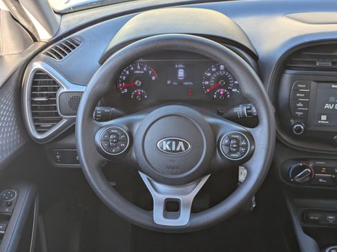 Used 2020 Kia Soul LX image 16