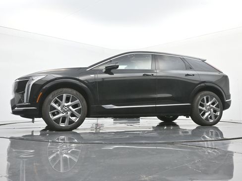 New 2025 Cadillac Optiq Luxury 2 w/ LPO, Floor Liner Package image 16