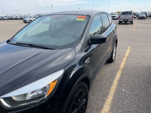 Used 2017 Ford Escape SE image 6