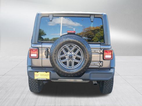 Used 2024 Jeep Wrangler Sport S image 6
