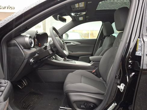 New 2025 Alfa Romeo Tonale image 9