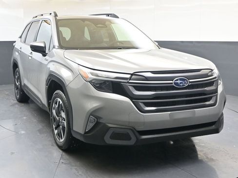 Used 2025 Subaru Forester Limited AWD/4WD image 8