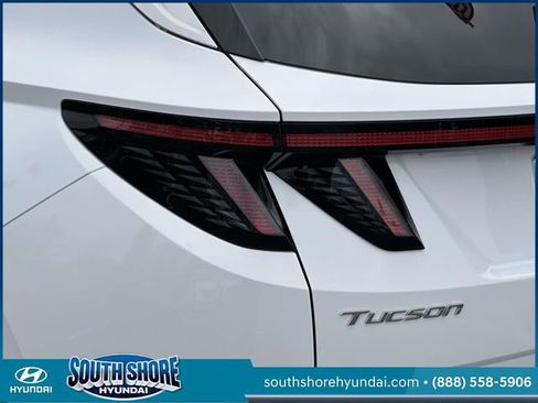 Certified 2023 Hyundai Tucson Limited AWD/4WD image 11