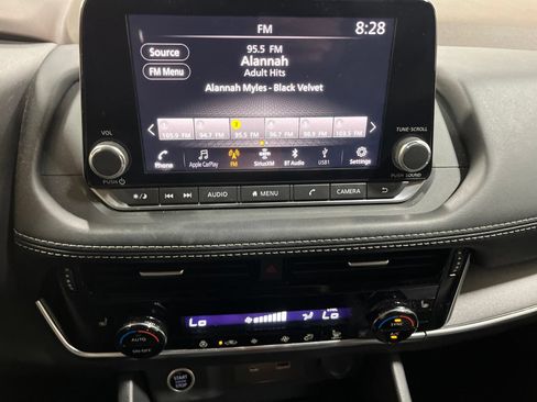 Used 2021 Nissan Rogue SV w/ Premium Package FWD image 24