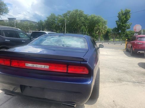 Used 2013 Dodge Challenger R/T RWD image 31