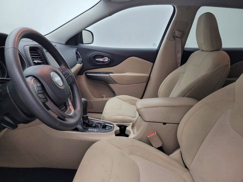 Used 2020 Jeep Cherokee Latitude FWD image 17