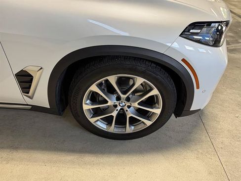 Used 2026 BMW X5 xDrive40i AWD/4WD image 8
