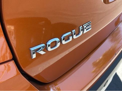 Used 2019 Nissan Rogue SV AWD/4WD image 41