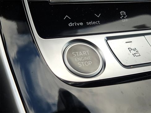 New 2026 Audi Q8 Premium Plus image 17