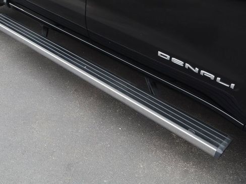 Certified 2020 GMC Sierra 1500 Denali w/ Denali Ultimate Package AWD/4WD image 11