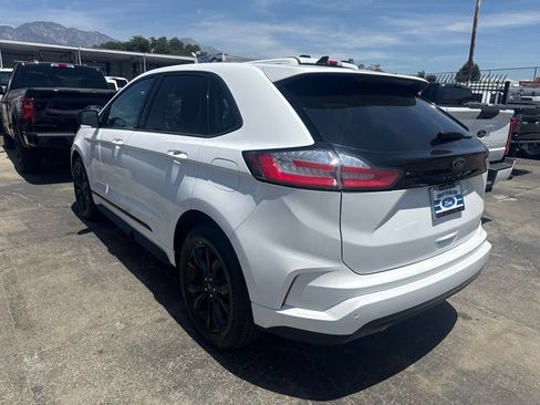Used 2022 Ford Edge SE w/ Black Appearance Package AWD/4WD image 4