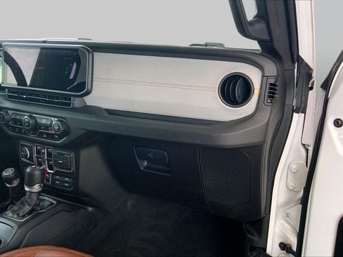 Used 2024 Jeep Wrangler Unlimited Sport AWD/4WD image 17