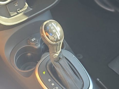 Used 2015 FIAT 500L Trekking image 30