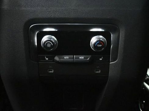 Used 2021 GMC Yukon Denali w/ Denali Premium Package RWD image 48