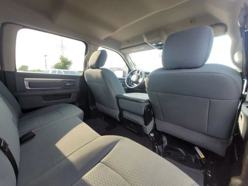 Used 2019 RAM 1500 Classic SLT AWD/4WD image 9