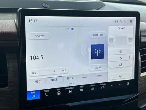 Used 2022 Ford Expedition Max Limited image 18