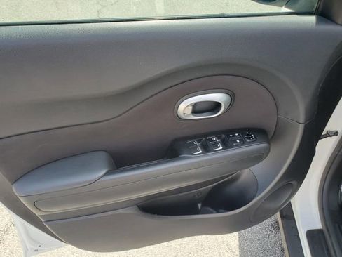 Used 2018 Kia Soul FWD image 15
