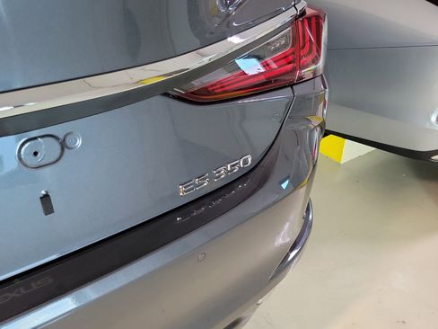 New 2025 Lexus ES 350 w/ Premium Package image 5