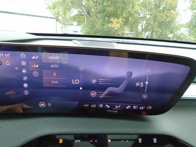 Certified 2025 Buick Enclave Avenir w/ Super Cruise Package AWD/4WD image 11